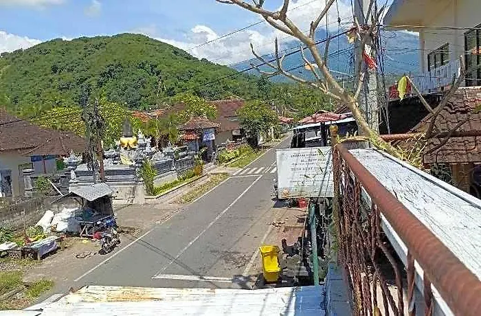 ホテル Local Amed Purwakerti