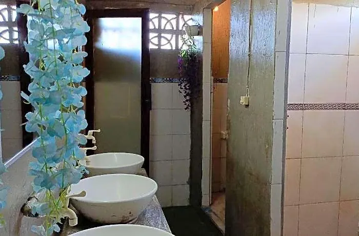 Local Amed ホテル Purwakerti